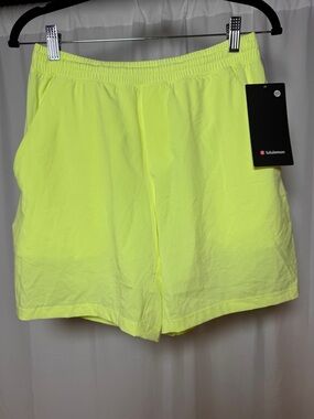Lululemon NWT Pace Breaker Lined Short 7" Men’s Medium Neon Yellow